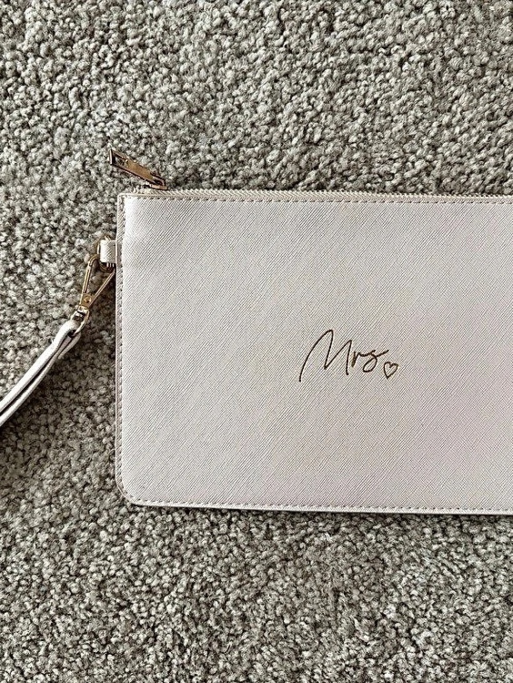 Wristlet Clutch in White Like New